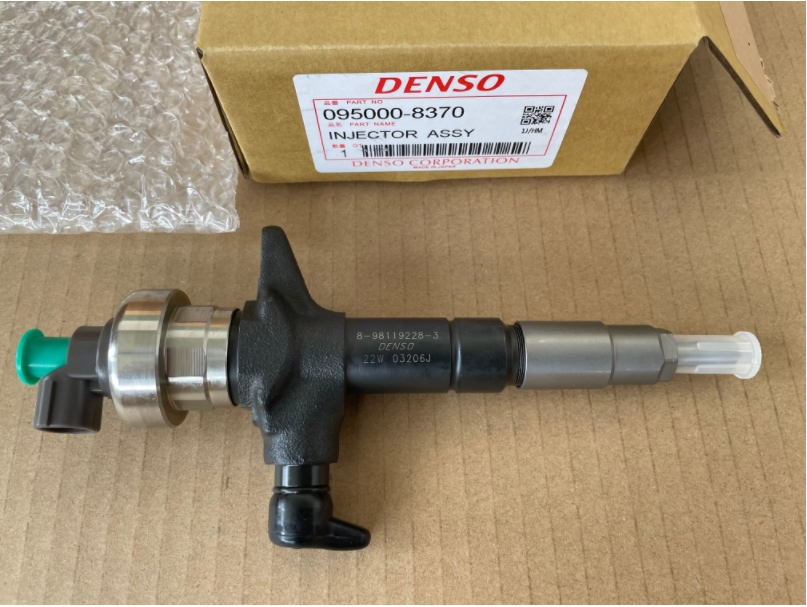 Denso Common Rail Diesel Fuel Injector 095000-8370 8-98119228-3 for ISUZU 4JK1