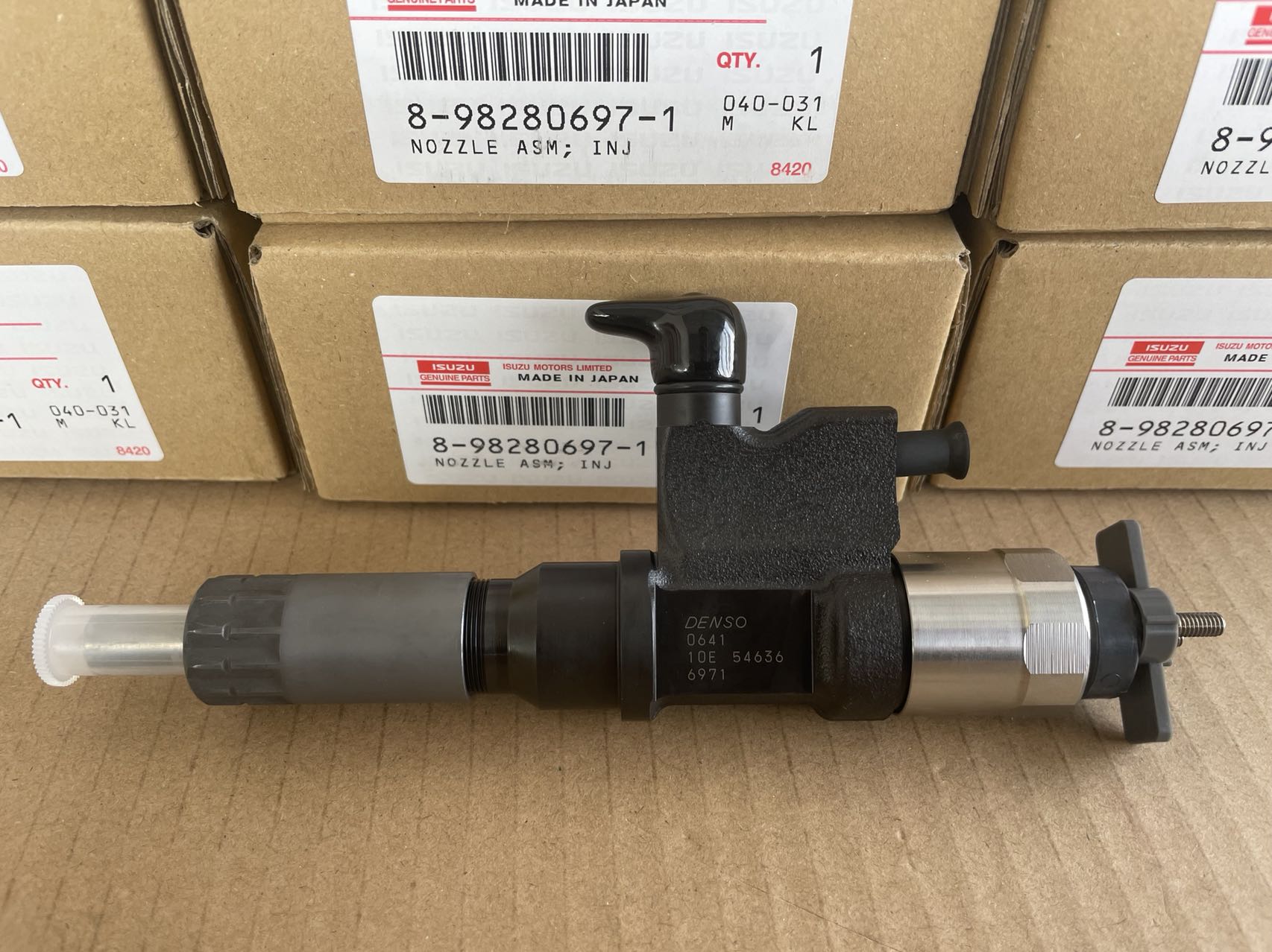 Genuine Isuzu diesel Engine 4HK1 6HK1 Common Rail Fuel Injector 295900-0641 8982806971