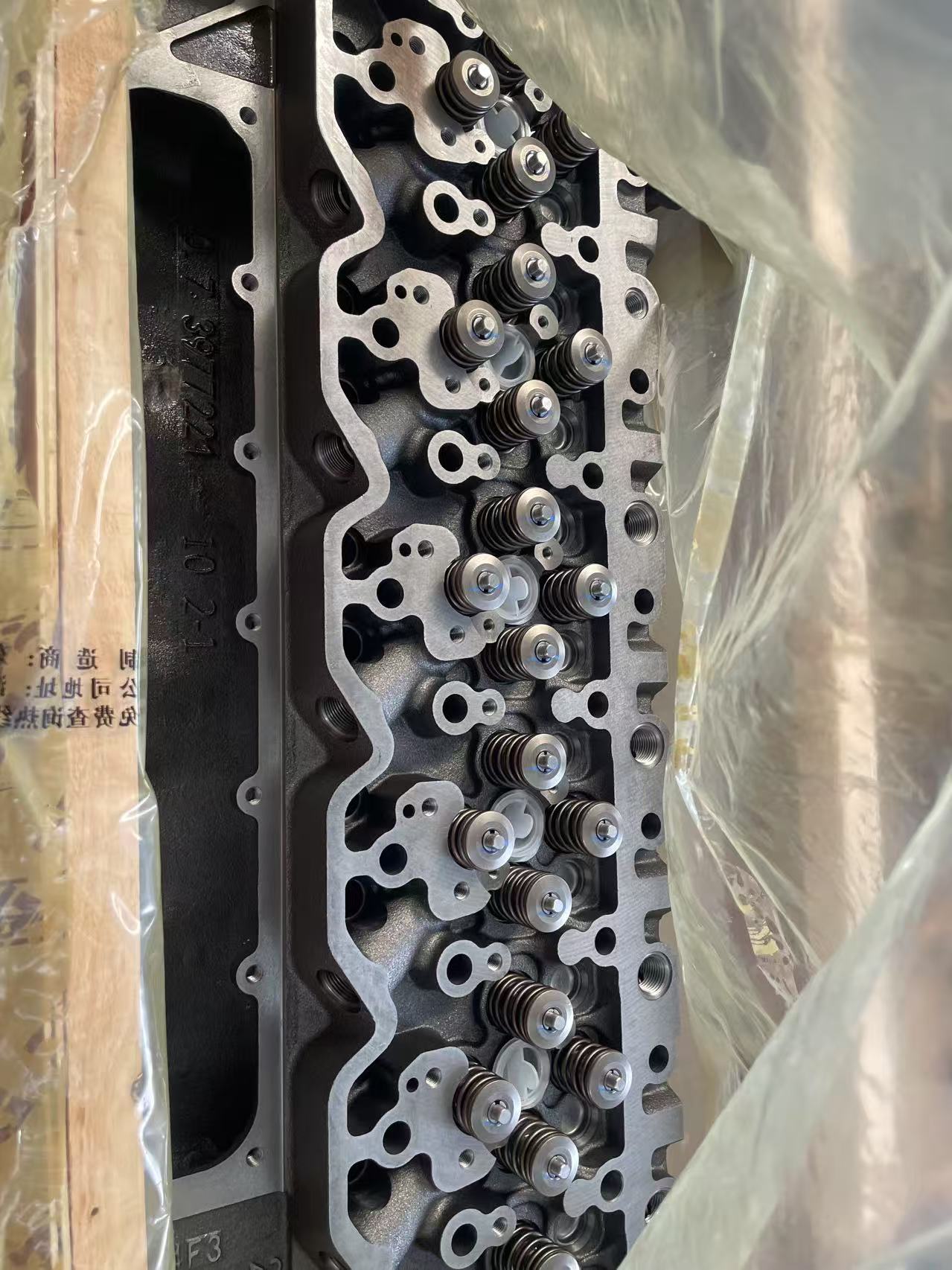 Cummins Engine DCEC Original 6ISDE 6D107 QSB6.7 Cylinder Head Assy 5361593 4936081 2831474